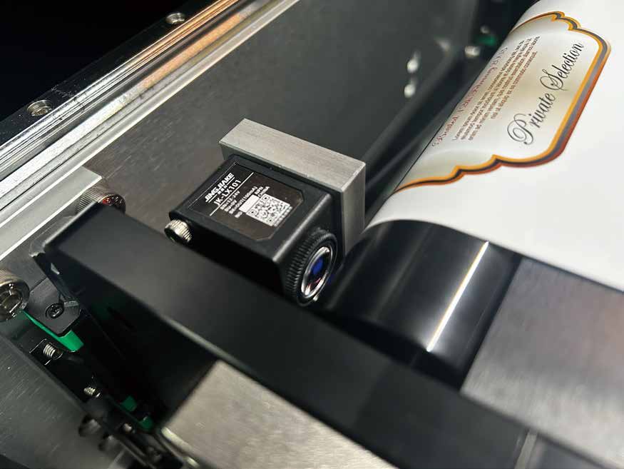 Label sensor for mark tracking